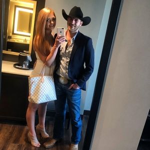 Meet your Posher, Cole